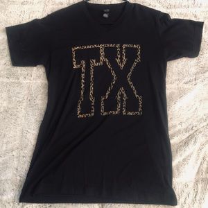 Texas leopard tee